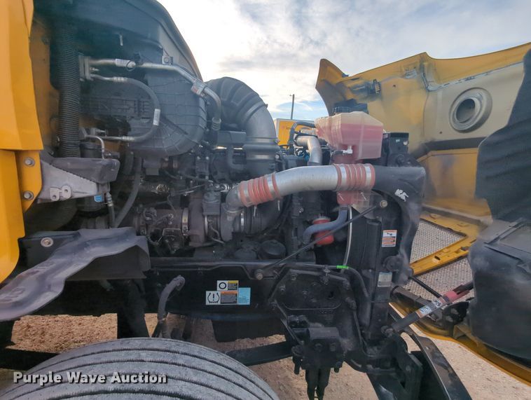 image for item MY9816 2020 Kenworth T680  semi truck