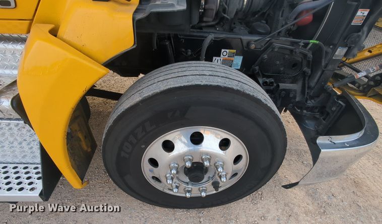 image for item MY9816 2020 Kenworth T680  semi truck