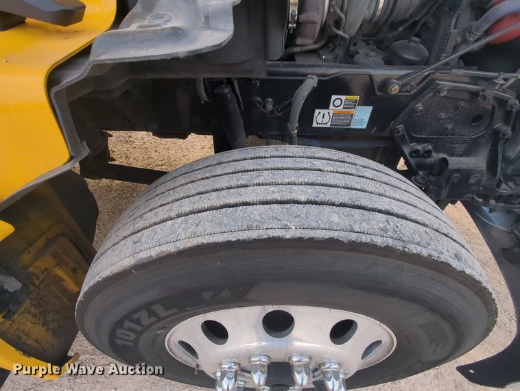 image for item MY9816 2020 Kenworth T680  semi truck