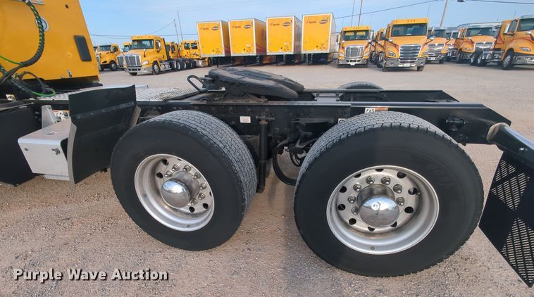 image for item MY9816 2020 Kenworth T680  semi truck