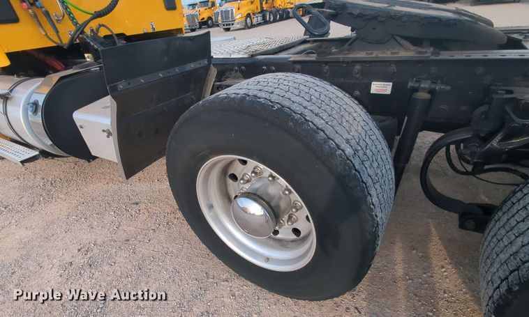 image for item MY9816 2020 Kenworth T680  semi truck