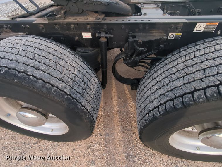 image for item MY9816 2020 Kenworth T680  semi truck