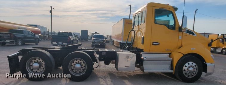 image for item MY9817 2019 Kenworth T680  semi truck