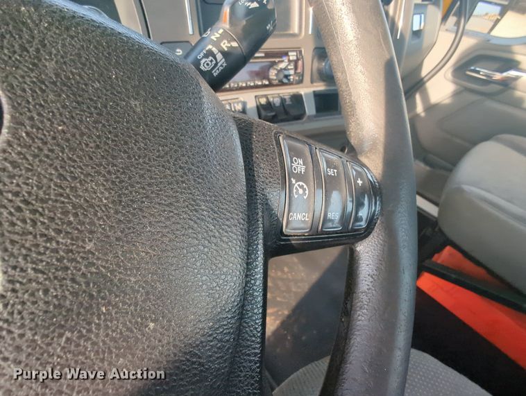 image for item MY9817 2019 Kenworth T680  semi truck