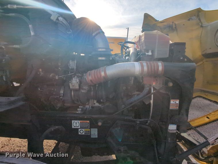 image for item MY9817 2019 Kenworth T680  semi truck