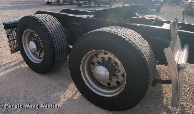 image for item MY9817 2019 Kenworth T680  semi truck