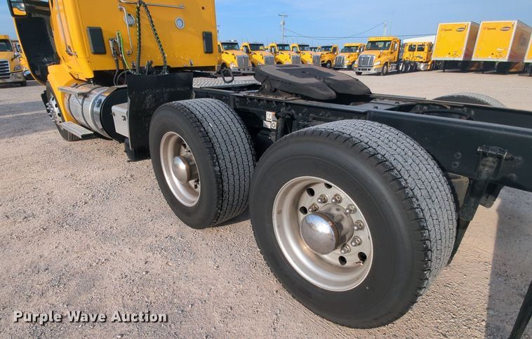 image for item MY9817 2019 Kenworth T680  semi truck