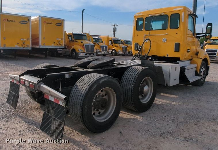 image for item MY9818 2019 Kenworth T680  semi truck