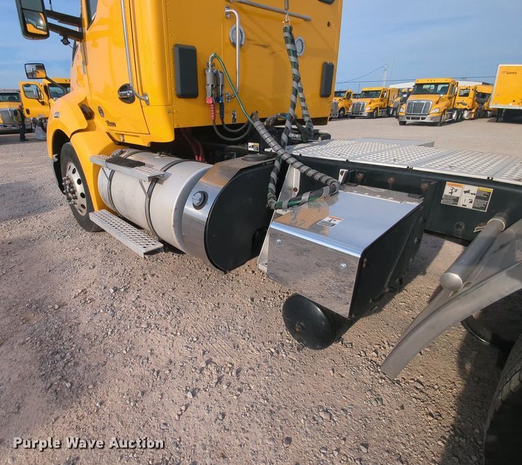 image for item MY9818 2019 Kenworth T680  semi truck