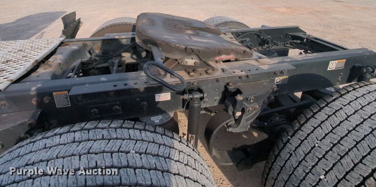 image for item MY9818 2019 Kenworth T680  semi truck