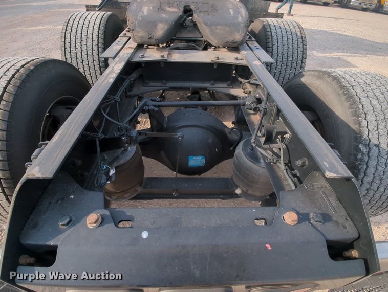 image for item MY9818 2019 Kenworth T680  semi truck