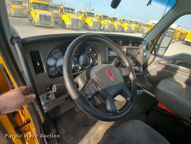 image for item MY9818 2019 Kenworth T680  semi truck