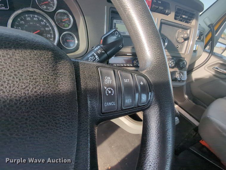 image for item MY9818 2019 Kenworth T680  semi truck