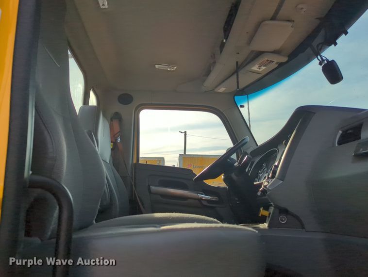 image for item MY9818 2019 Kenworth T680  semi truck