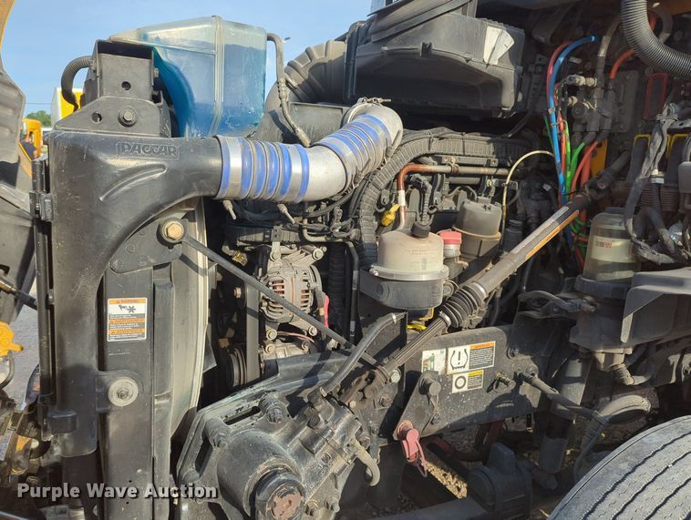 image for item MY9818 2019 Kenworth T680  semi truck