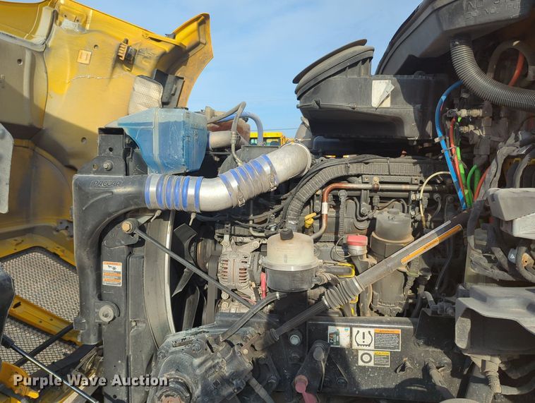 image for item MY9818 2019 Kenworth T680  semi truck