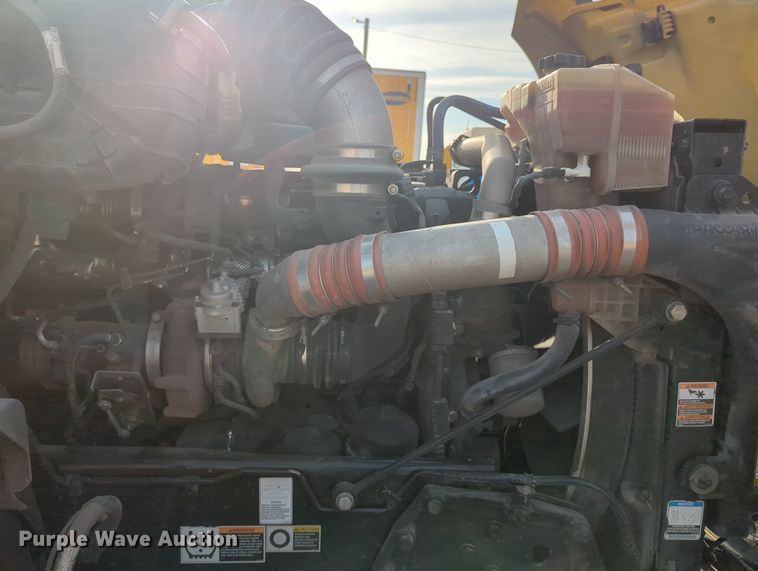 image for item MY9818 2019 Kenworth T680  semi truck