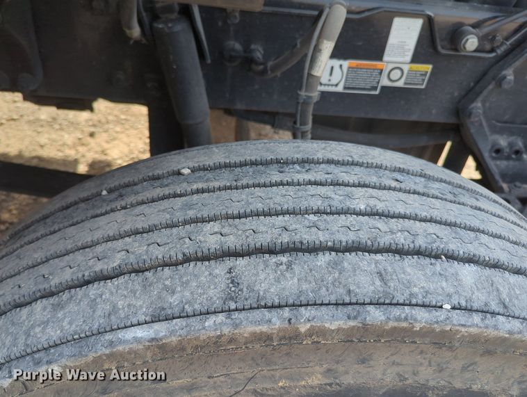 image for item MY9818 2019 Kenworth T680  semi truck