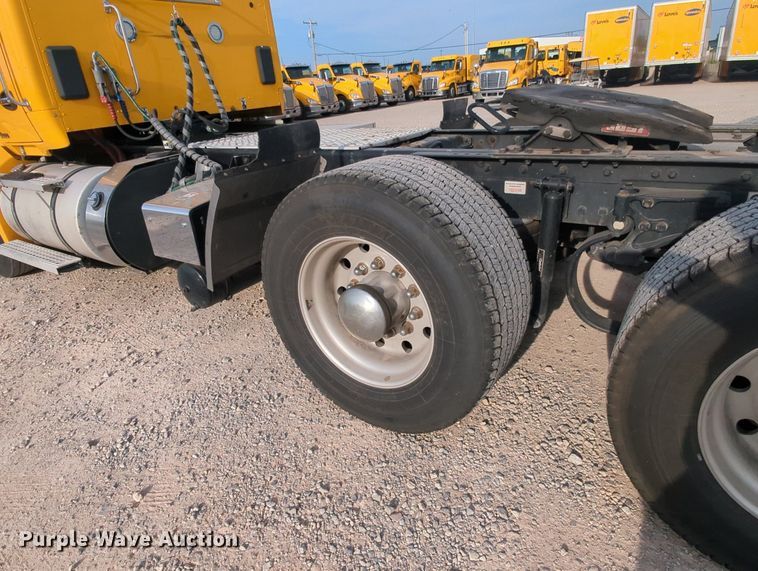 image for item MY9818 2019 Kenworth T680  semi truck