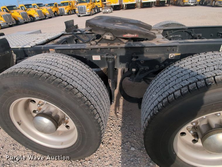 image for item MY9818 2019 Kenworth T680  semi truck