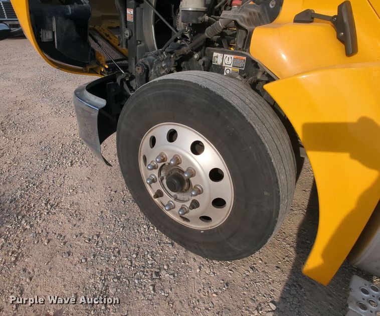 image for item MY9818 2019 Kenworth T680  semi truck