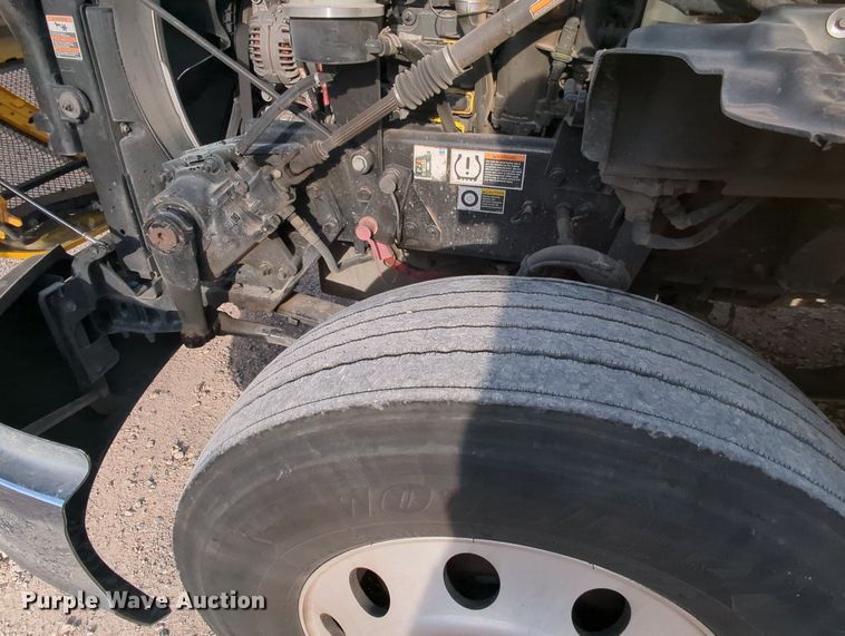 image for item MY9818 2019 Kenworth T680  semi truck