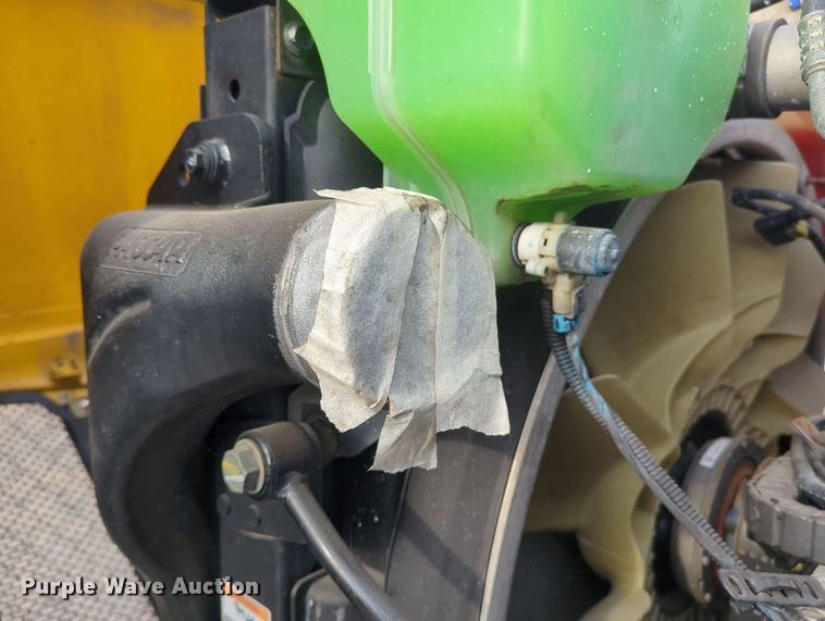 image for item MY9819 2019 Peterbilt 579  semi truck