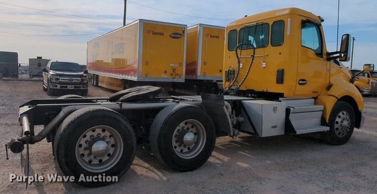 image for item MY9820 2019 Kenworth T680  semi truck