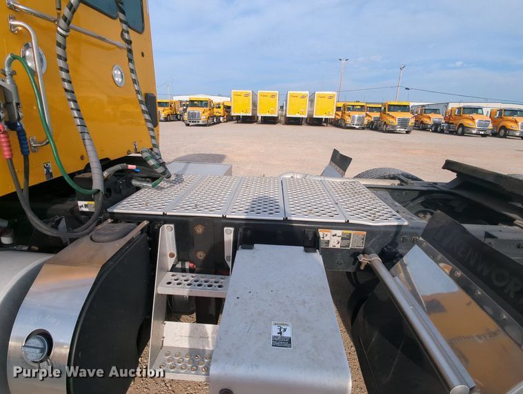 image for item MY9820 2019 Kenworth T680  semi truck