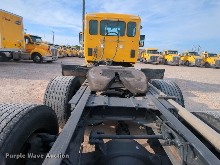 image for item MY9820 2019 Kenworth T680  semi truck