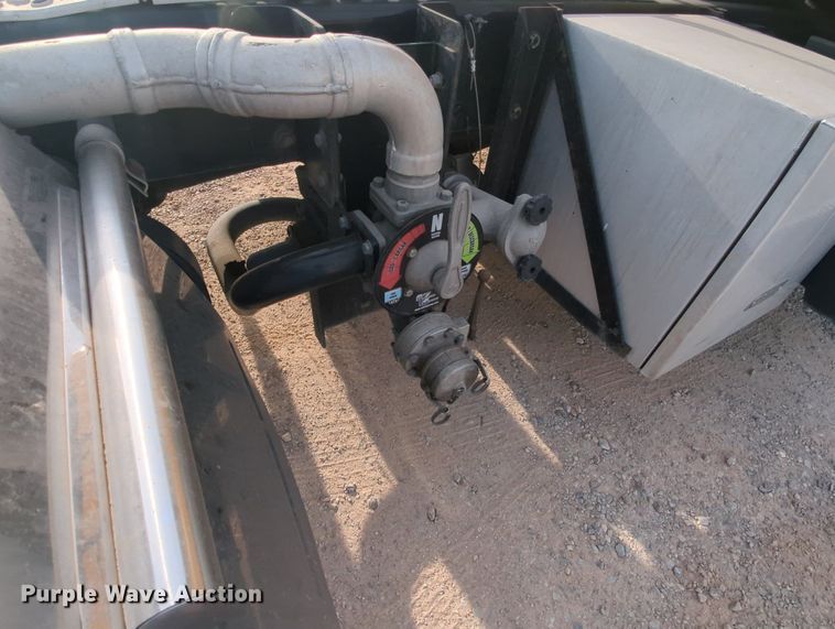 image for item MY9820 2019 Kenworth T680  semi truck