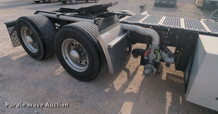 image for item MY9820 2019 Kenworth T680  semi truck