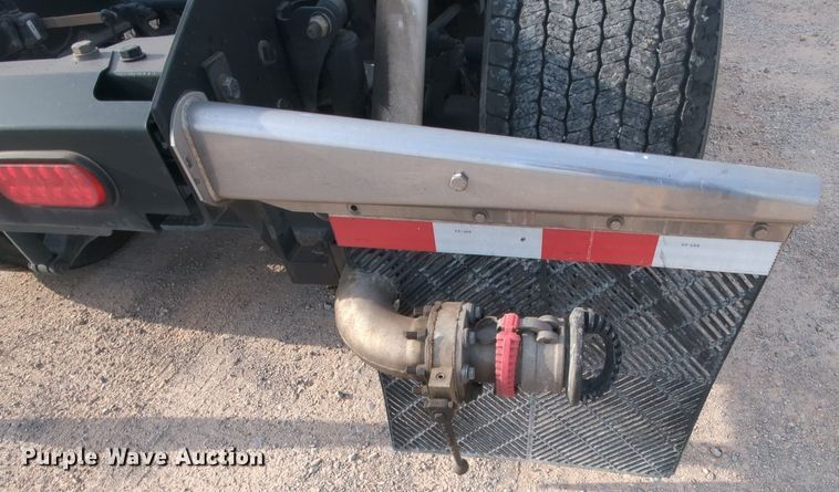 image for item MY9820 2019 Kenworth T680  semi truck