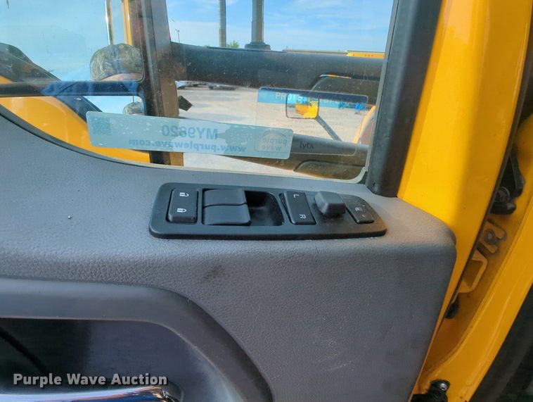 image for item MY9820 2019 Kenworth T680  semi truck