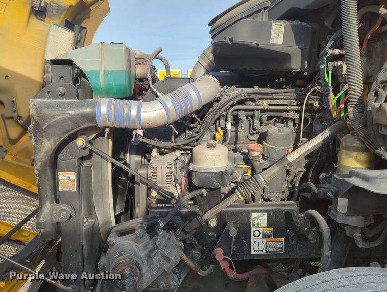 image for item MY9820 2019 Kenworth T680  semi truck