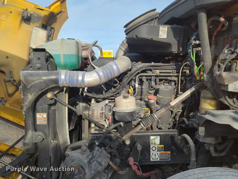 image for item MY9820 2019 Kenworth T680  semi truck