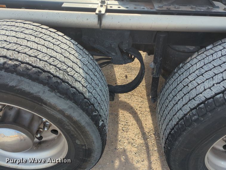 image for item MY9820 2019 Kenworth T680  semi truck