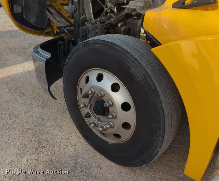 image for item MY9820 2019 Kenworth T680  semi truck