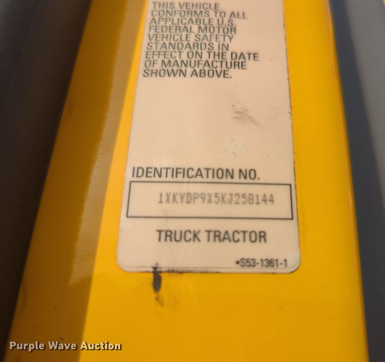 image for item MY9820 2019 Kenworth T680  semi truck