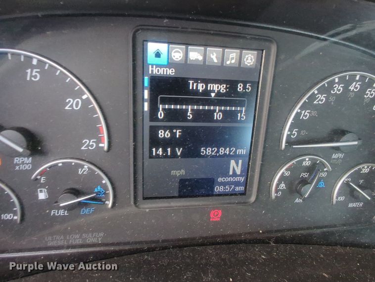 image for item MY9821 2020 Freightliner Cascadia 126  semi truck