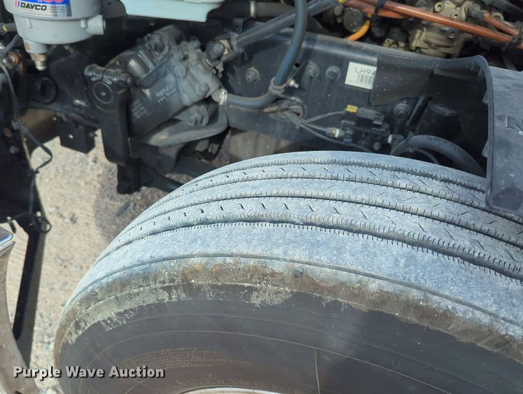 image for item MY9821 2020 Freightliner Cascadia 126  semi truck