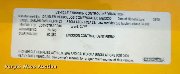 image for item MY9821 2020 Freightliner Cascadia 126  semi truck