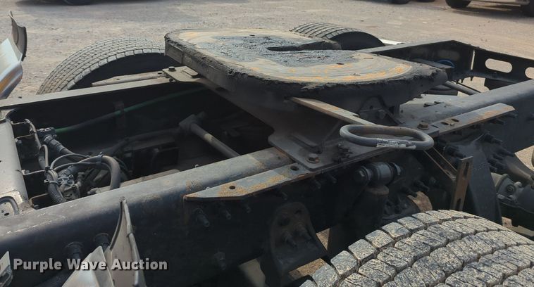 image for item MY9822 2018 Freightliner Cascadia 125  semi truck