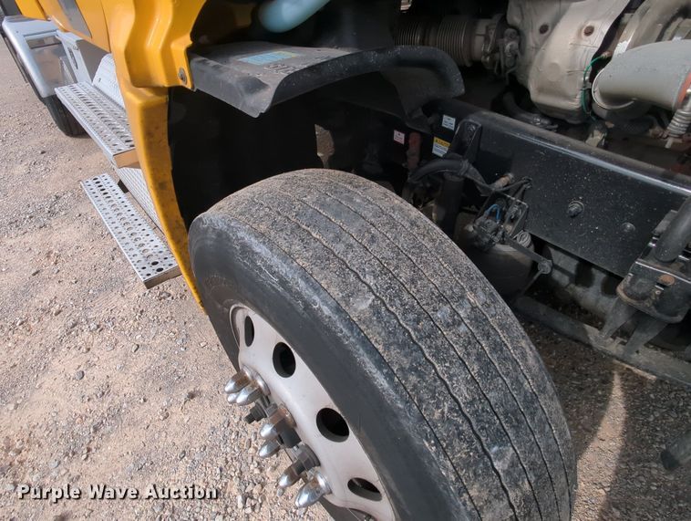 image for item MY9822 2018 Freightliner Cascadia 125  semi truck