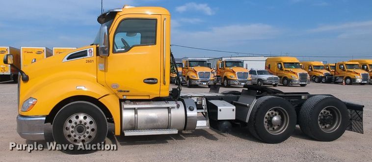 image for item MY9823 2019 Kenworth T680  semi truck