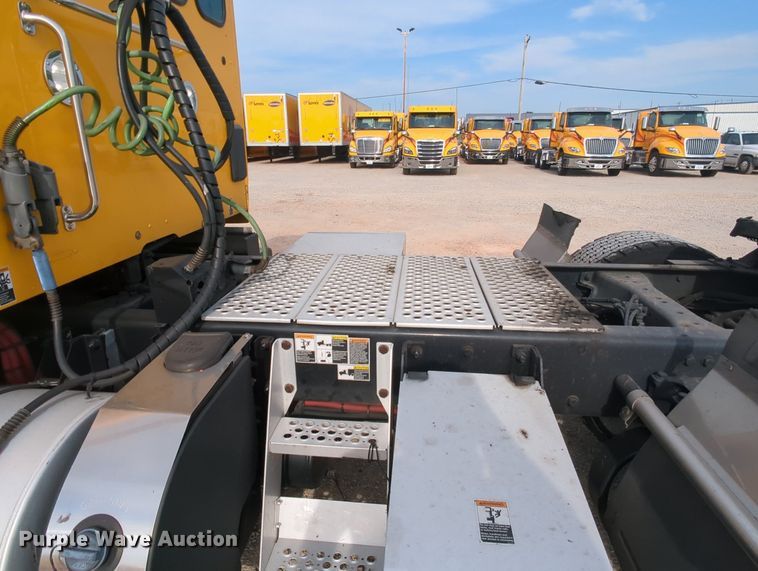 image for item MY9823 2019 Kenworth T680  semi truck