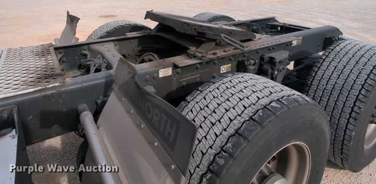 image for item MY9823 2019 Kenworth T680  semi truck