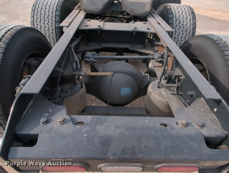 image for item MY9823 2019 Kenworth T680  semi truck