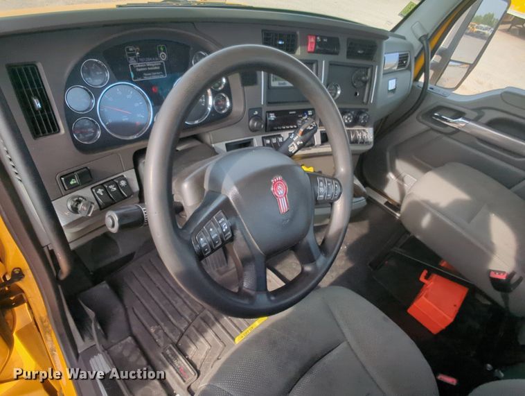 image for item MY9823 2019 Kenworth T680  semi truck