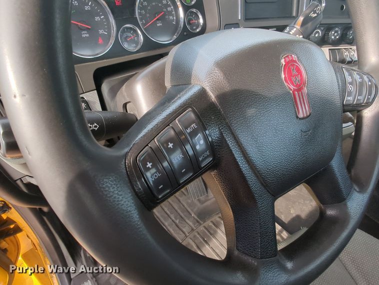 image for item MY9823 2019 Kenworth T680  semi truck